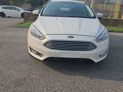 Used 2017 Ford Focus Titanium FWD image 9