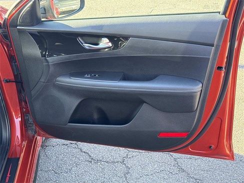 Used 2023 Kia Forte GT-Line w/ GT-Line Technology Package image 8