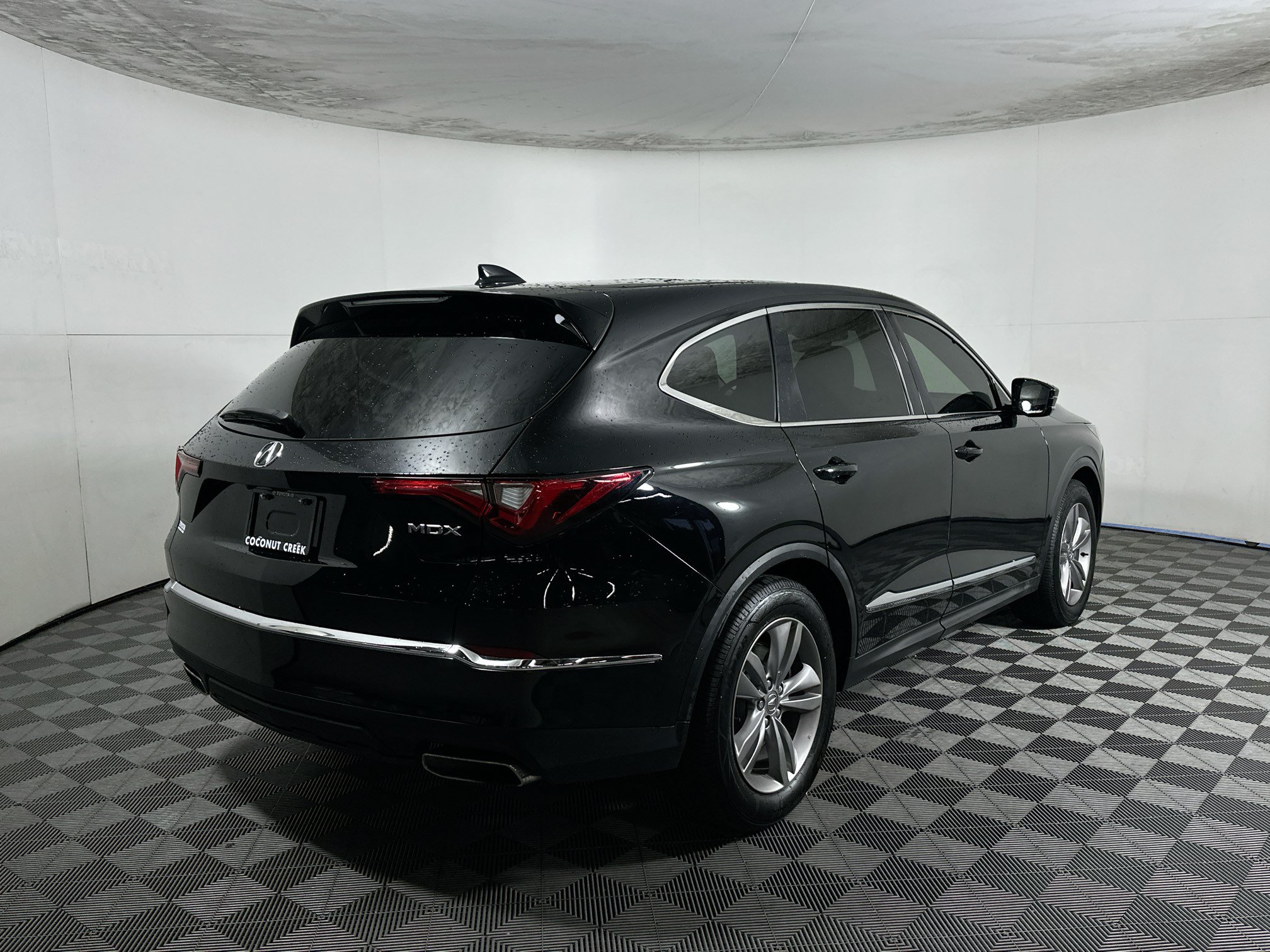 Used 2023 Acura MDX FWD image 3
