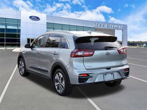 Used 2019 Kia Niro EX Premium image 2