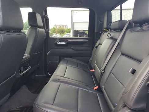 Used 2025 Chevrolet Silverado 3500 LT AWD/4WD image 12