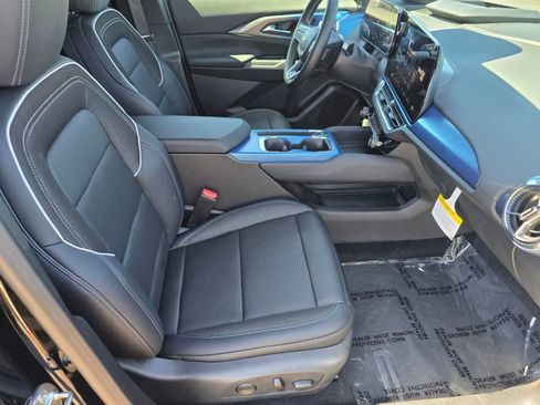 Used 2026 Chevrolet Equinox EV LT w/ Convenience Package II AWD/4WD image 13