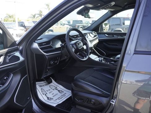 Used 2022 Jeep Grand Cherokee Trailhawk w/ Advanced Protech Group II AWD/4WD image 20