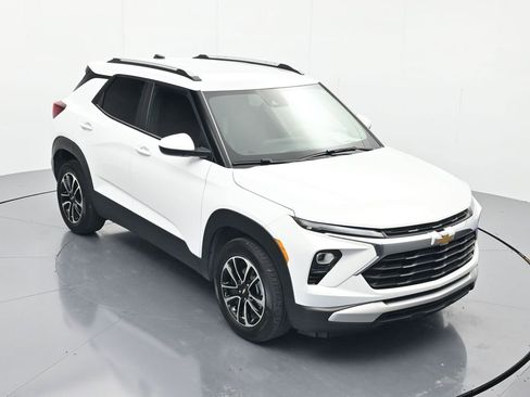 Certified 2025 Chevrolet TrailBlazer LT FWD image 31