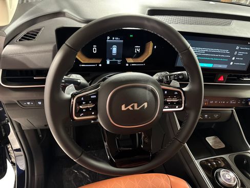 New 2026 Kia Carnival EX FWD image 11