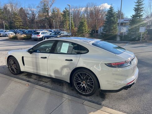 Used 2023 Porsche Panamera 4 Platinum Edition image 42