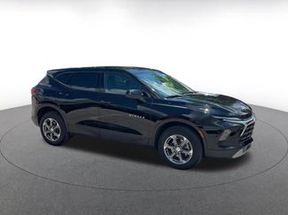 Used 2025 Chevrolet Blazer LT FWD video 2