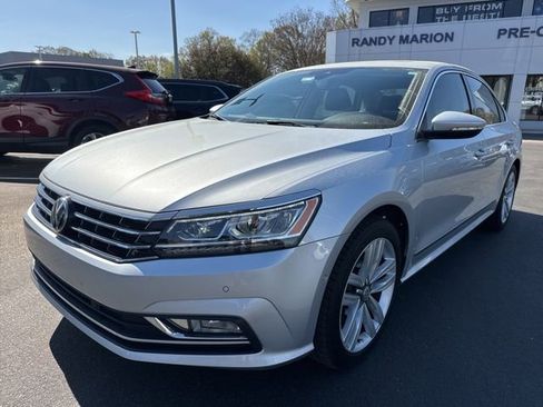 Used 2017 Volkswagen Passat 1.8T SEL Premium image 1