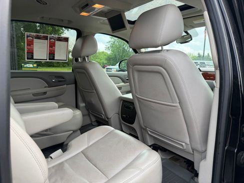 Used 2011 Chevrolet Suburban LTZ AWD/4WD image 29