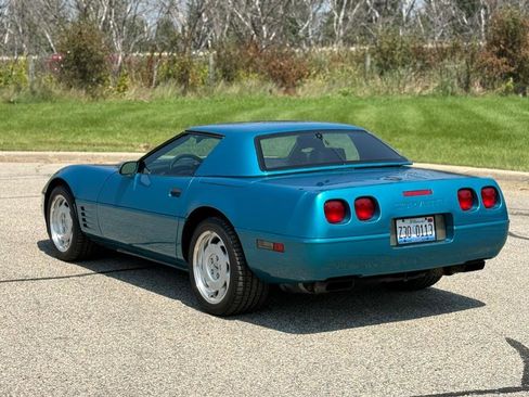 Used 1992 Chevrolet Corvette Convertible image 4