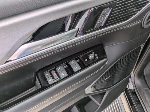 New 2026 Jeep Grand Wagoneer Limited AWD/4WD image 12