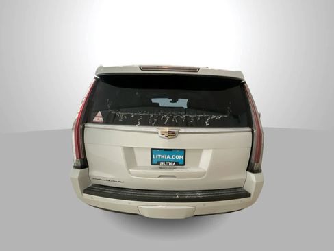 Used 2020 Cadillac Escalade Luxury image 7
