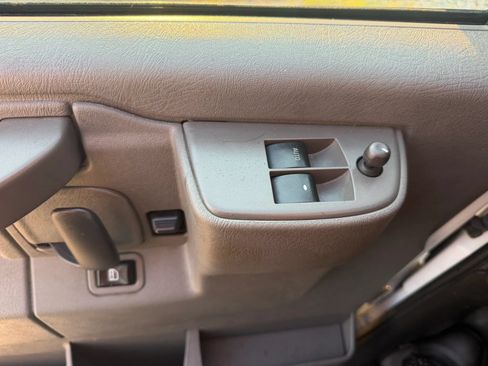 Used 2021 Chevrolet Express 2500 w/ Driver Convenience Package RWD image 19