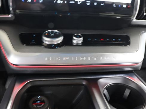 Used 2025 Ford Expedition Platinum image 12