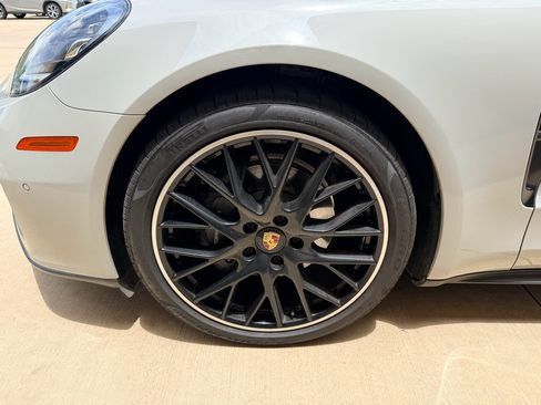 Used 2023 Porsche Panamera RWD image 29