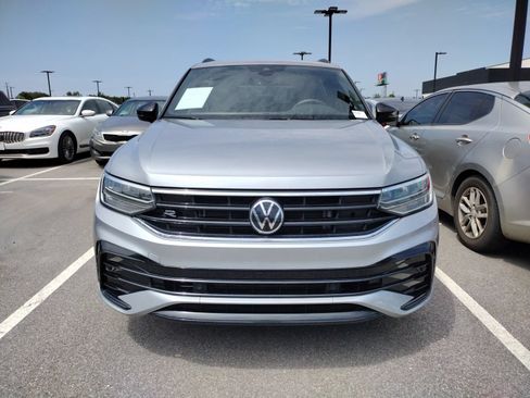 Used 2023 Volkswagen Tiguan SE R-Line FWD image 2