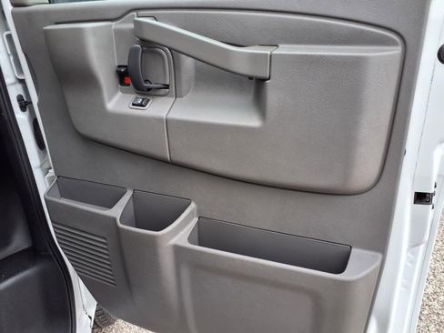 Used 2021 Chevrolet Express 3500 w/ Power Convenience Package image 22