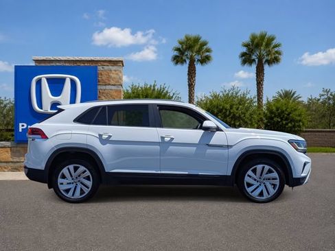 Used 2021 Volkswagen Atlas Cross Sport SE FWD image 6