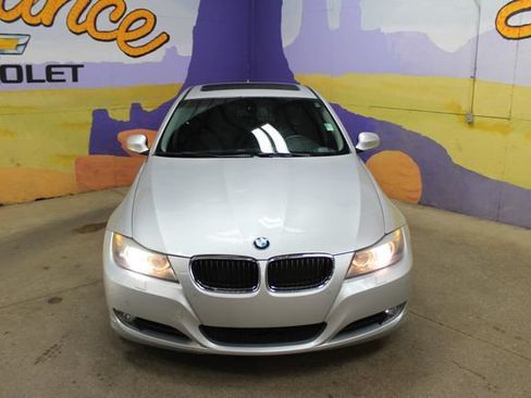 Used 2010 BMW 328i xDrive Sedan AWD/4WD image 3