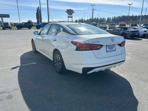 Used 2025 Nissan Altima 2.5 SV image 4