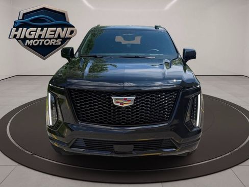 Used 2025 Cadillac Escalade Sport w/ LPO, Floor Liner Package AWD/4WD image 10