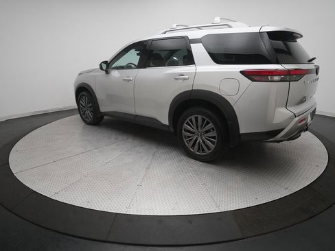 Used 2025 Nissan Pathfinder SL w/ SL Premium Package image 12