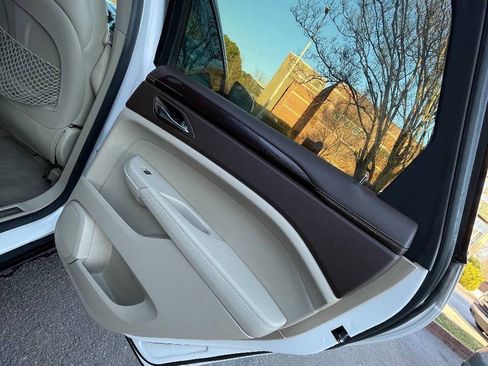 Used 2011 Cadillac SRX Performance image 20