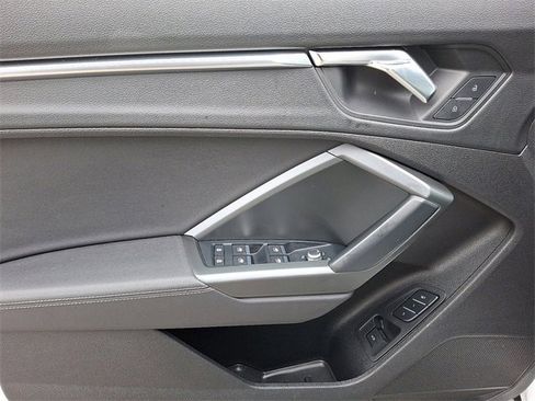 Used 2022 Audi Q3 2.0T Premium Plus w/ Premium Plus Package image 12