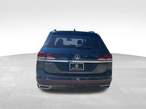 Used 2023 Volkswagen Atlas SE w/ Black Wheel Package FWD image 4