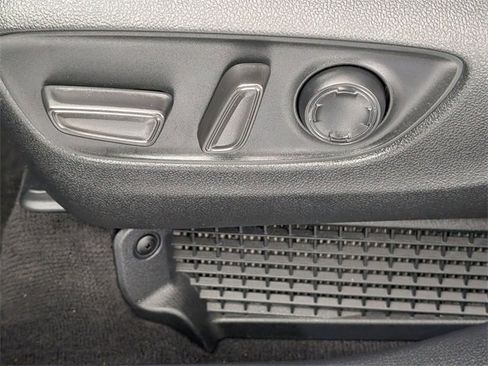 Used 2025 Toyota Sienna XLE image 14
