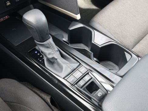 Used 2025 Toyota Camry LE w/ Convenience Package image 23