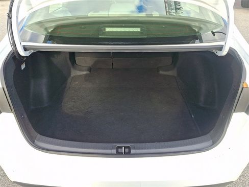 Used 2022 Toyota Corolla LE image 28