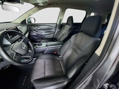 Used 2025 Nissan Rogue SV FWD image 13