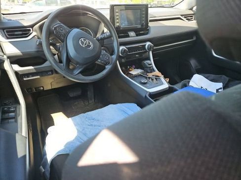 Used 2021 Toyota RAV4 XLE w/ Convenience Package image 13