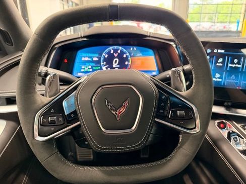 Used 2024 Chevrolet Corvette Stingray Premium Cpe w/ Body-Color Dual Roof Package RWD image 24