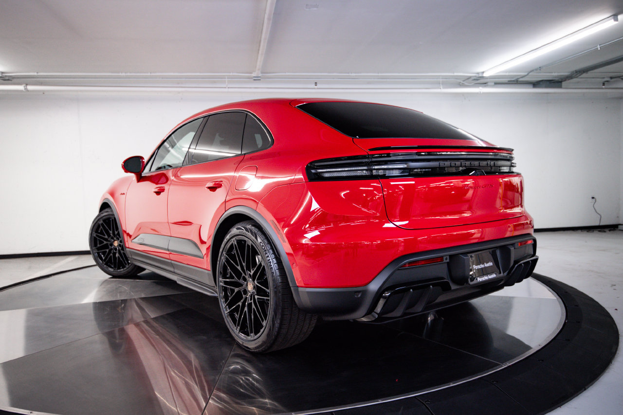 Used 2026 Porsche Macan GTS Electric AWD/4WD image 3