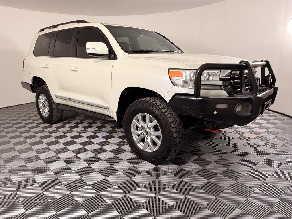 Used 2020 Toyota Land Cruiser w/ Four Season Floor Mat Package AWD/4WD image 5