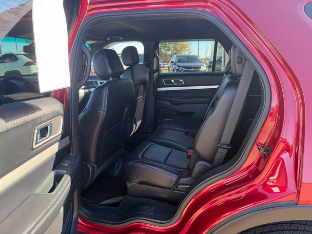 Used 2016 Ford Explorer XLT w/ Equipment Group 202A AWD/4WD image 10