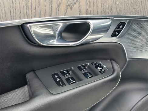 Used 2023 Volvo XC90 T8 Ultimate image 13