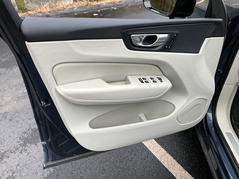 Used 2023 Volvo XC60 B5 Plus w/ Climate Package image 11