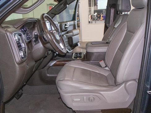 Used 2019 GMC Sierra 1500 SLT w/ SLT Premium Plus Package AWD/4WD image 8
