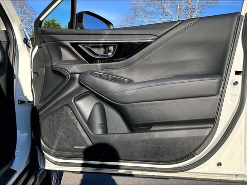 Used 2022 Subaru Outback Limited image 21