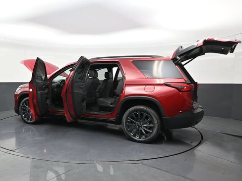 Used 2023 Chevrolet Traverse RS AWD/4WD image 32