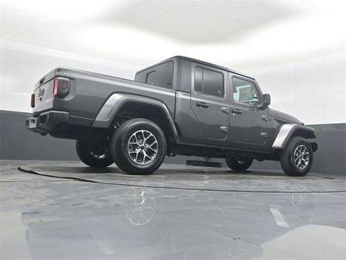 New 2025 Jeep Gladiator Sport image 38