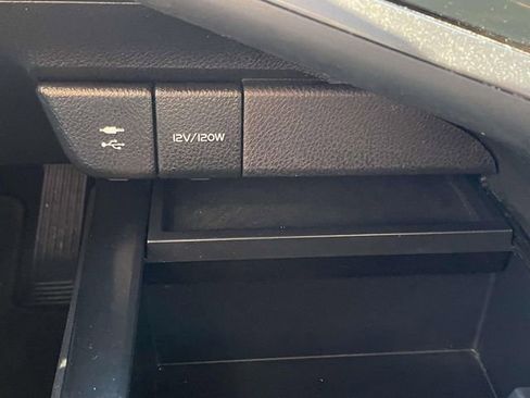 Used 2019 Toyota Camry SE image 24