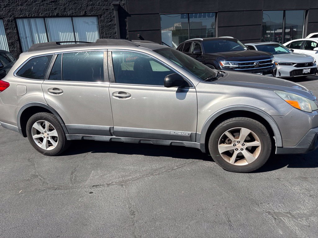 Used 2014 Subaru Outback 2.5i w/ Popular Package #2 AWD/4WD image 3