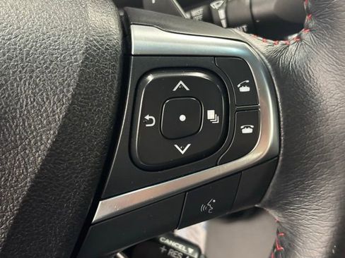 Used 2017 Toyota Camry SE FWD image 16