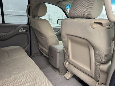 Used 2009 Nissan Frontier SE w/ SE Value Truck Pkg image 21