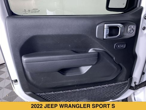 Used 2022 Jeep Wrangler Sport AWD/4WD image 11