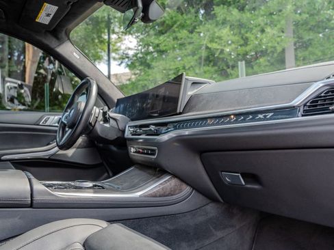 Used 2024 BMW X7 xDrive40i w/ Executive Package AWD/4WD image 25